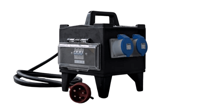 Clearance 415V 32A rubber splitter box with 3m H07RN-F cable, IP44 plug, 30mA RCBO protection and three 230V 32A IP44 panel sockets.