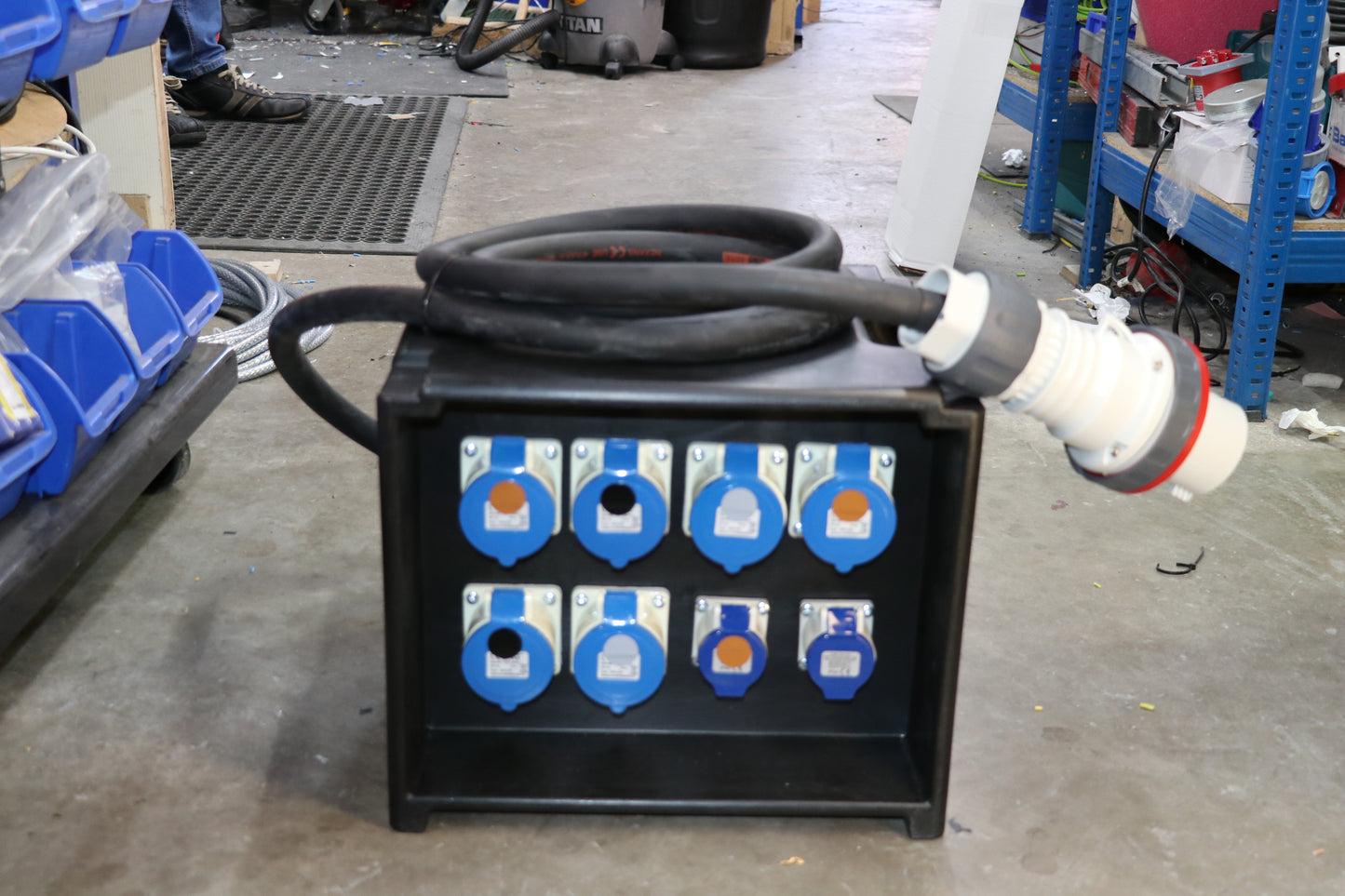 SMALL STACKABLE DISTRIBUTION BOX - 63A 5P IN TO 6NO 230V 32A SKTS AND 2NO 230V 16A SOCKETS