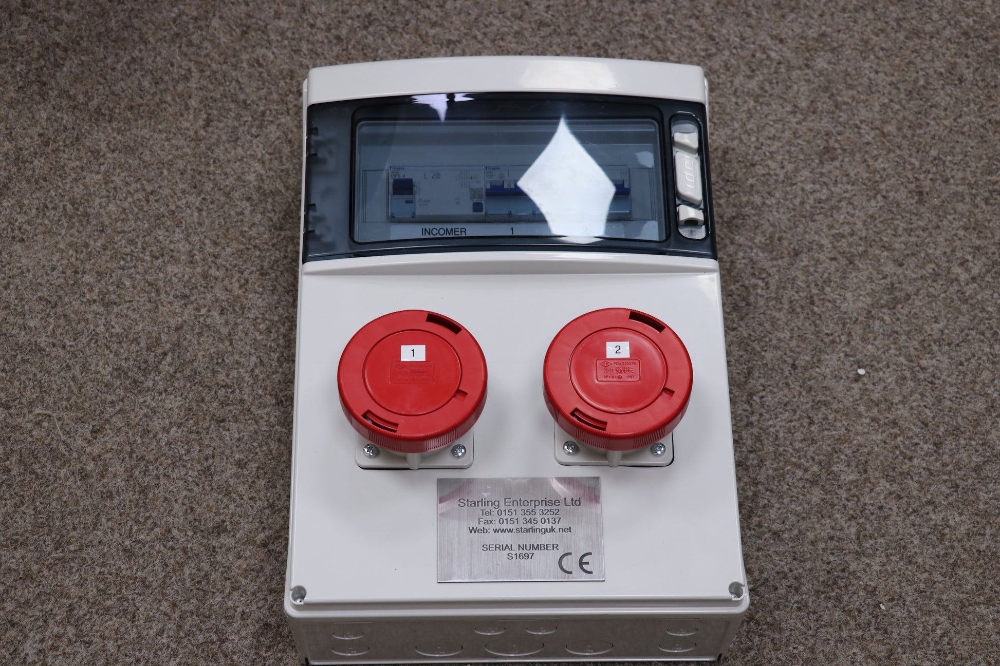 SMALL WALL-MOUNTED IP67 GRP UNIT WITH 2NO 32A 5P IP67 PANEL SOCKETS